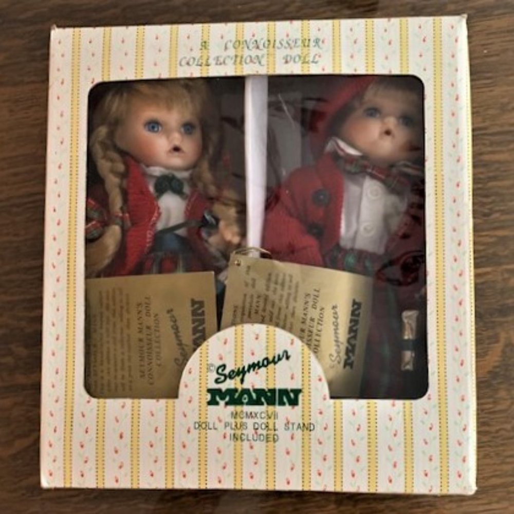 Seymour Mann Vintage Collectable NWT Christmas Twin Dolls - Picture 2 of 5